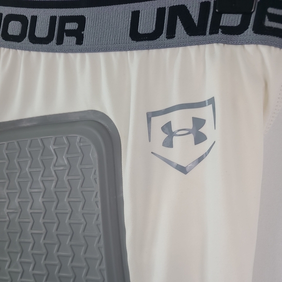 UA Under Armour Compression Slider Shorts Pads Sz XL Heat Gear White/Grey NWOT - Picture 2 of 7